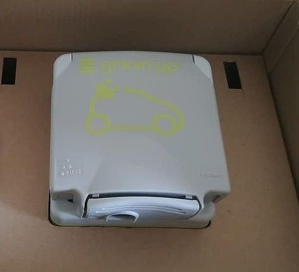 Priza incarcare auto electric Legrand GreenUp 16A 230V 3.7kW IP55