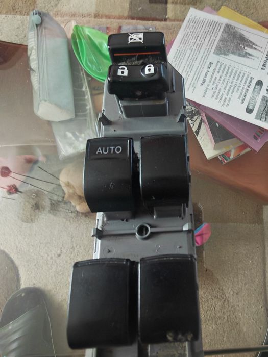 Бутони за ел.стъкла Тойота