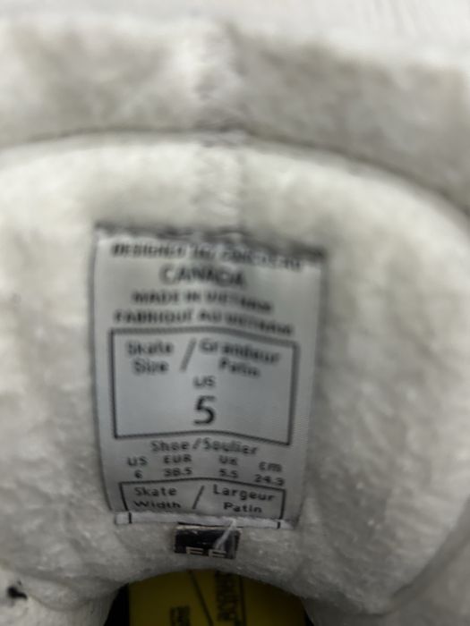 Хоккейный комплект продам Канада