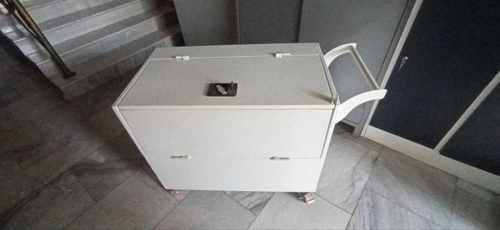 Кассовая тележка металл