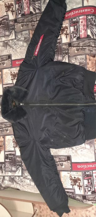 Продам бомбер alpha industries