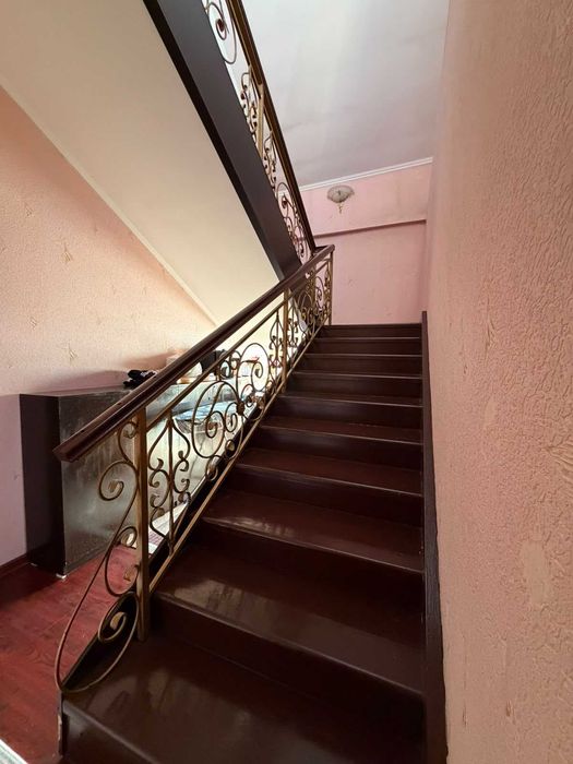 Продам дом 7 комнат Клуб Строителей