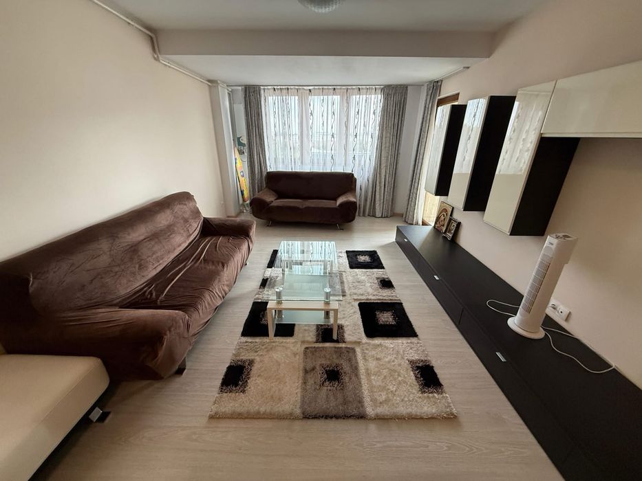Ofer spre închiriere Apartament 3 Camere zona Centrala