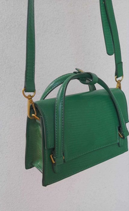 Елегантна чанта Zara Mini City Bag – Тъмнозелена, тип „гущер“