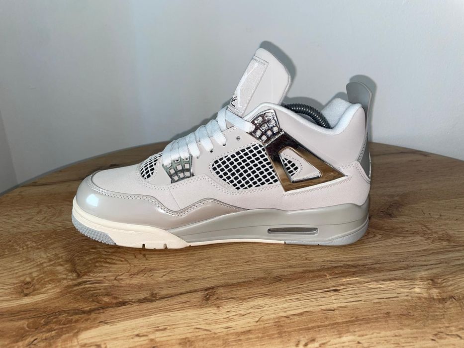 Sneakers NIKE Air Jordan 4 frozen moments nr 37 - 42