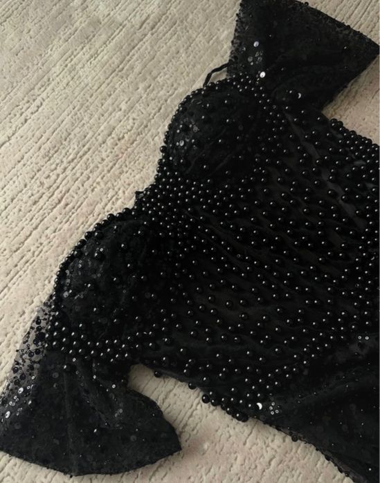 Rochie de ocazie, cu perle cusute manual și corset