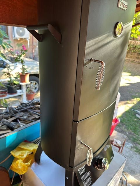 Afumătoare pe gaz Tepro Lockport Smoker / Grătar vertical + Manual