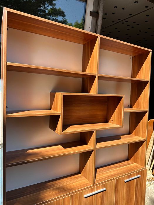 Biblioteca cu rafturi; Dulap cu spatii de depozitare; Biblioraft