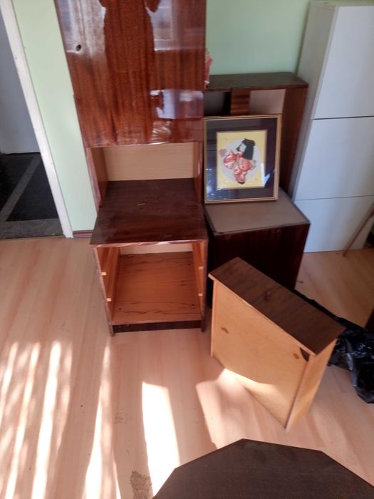 Подарявам мебели и дивани