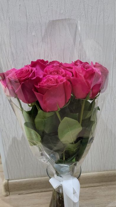 Цветы розовые розы 15шт