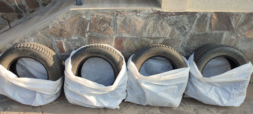 Зимние шины Bridgestone 265/60/18