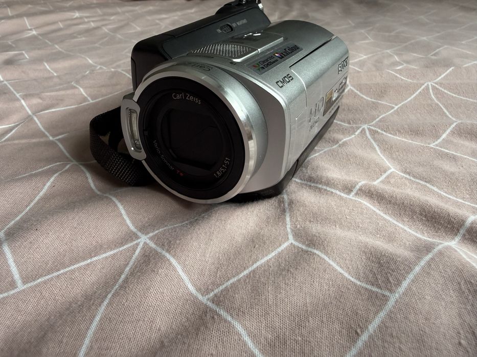 Sony Handycam DCR-SR75E – 40GB HDD, Carl Zeiss, NightShot