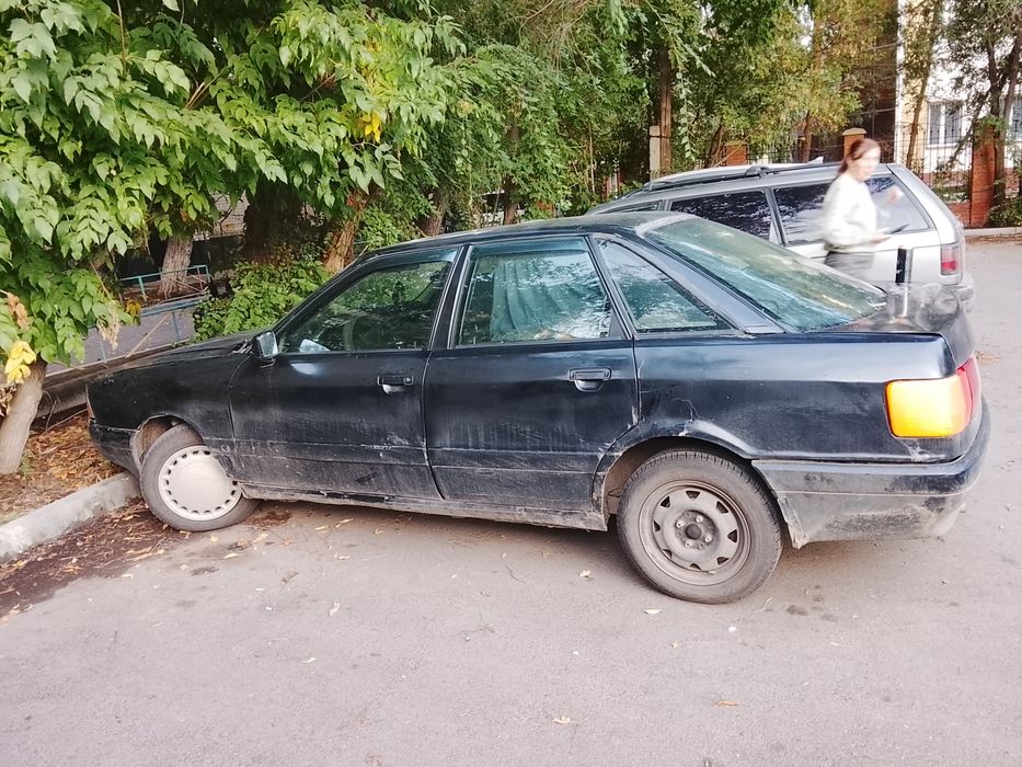 Продам машину Ауди 80 б3 переходка