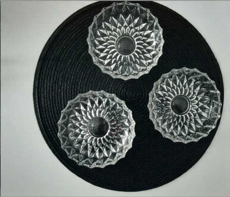 3 Boluri de servire din sticlă tăiată transparentă