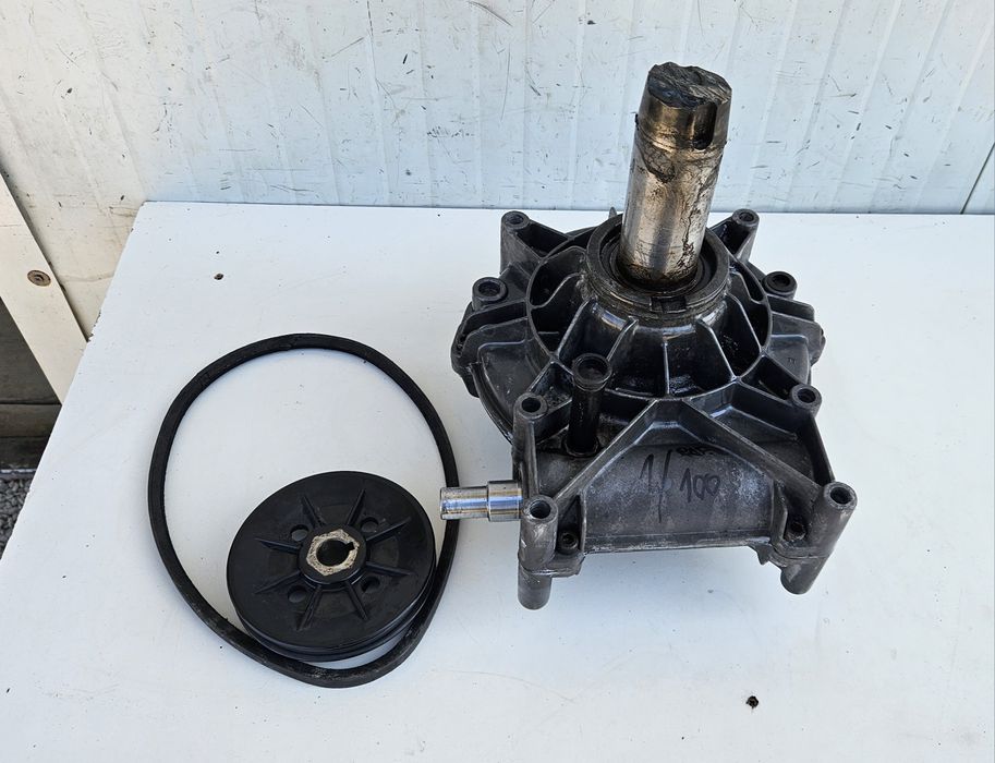 Reductor melcat unghiular 90°   Raport 1:100