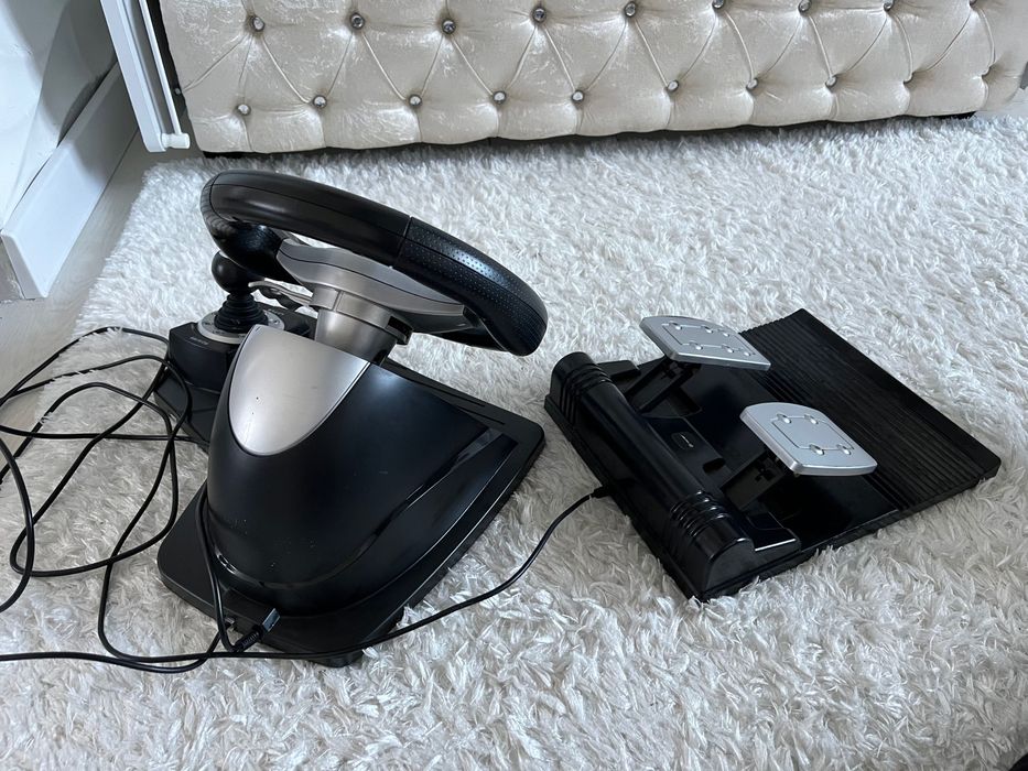 Волан и педали за PlayStation 4