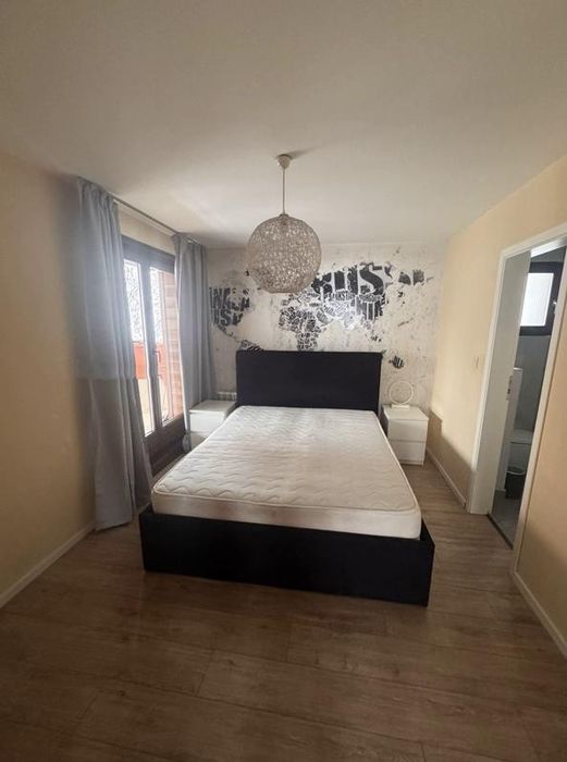 Дава се под наем Двустаен апартамент в София, Изгрев - 60 кв.м за 618.12 € - Снимка #1