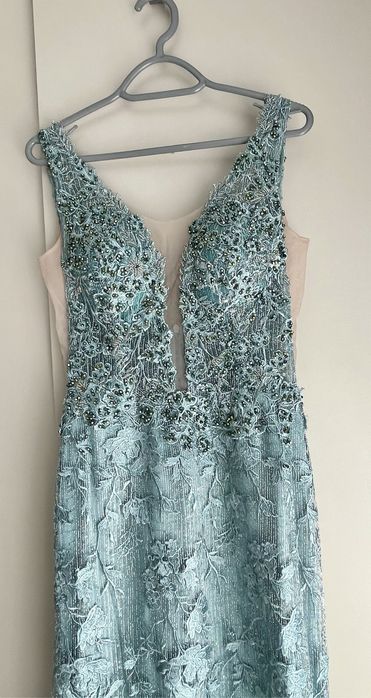 Официална рокля