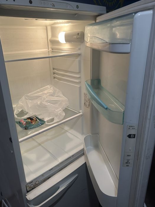 Продам холодильник