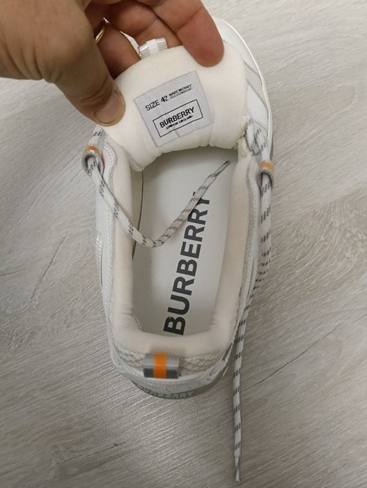 Adidași superbi numărul 42