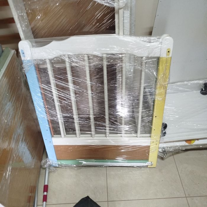 Бебешко легло със скрин