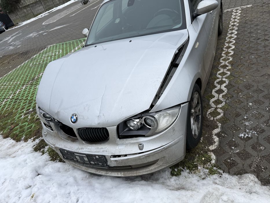 BMW avariat , motor functionabil, masina se poate deplasa,