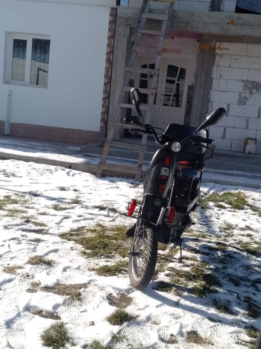 Se vând aceste 2 biciclete