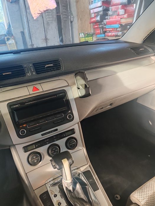 Vând piese desmembrez Passat B6 cod culoare L041
