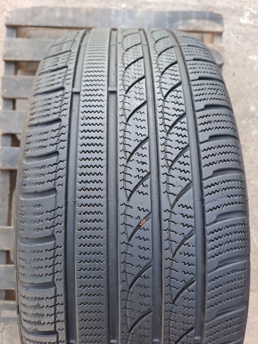 1бр. 245/45/19 Зимна гума