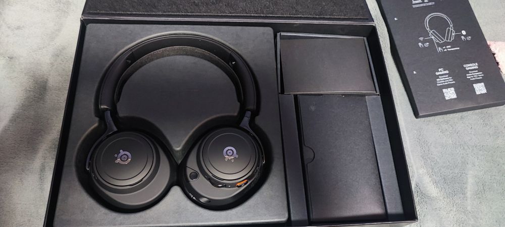 SteelSeries Arctis Nova Elite