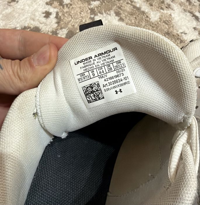 Vând Adidași Under Armour, nr. 44, preț fix