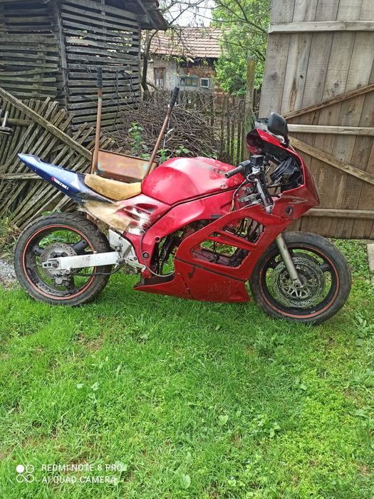 Suzuki rf на части