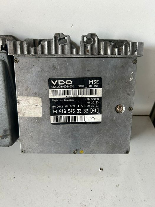 Блок управления двигателем Мерседес 111