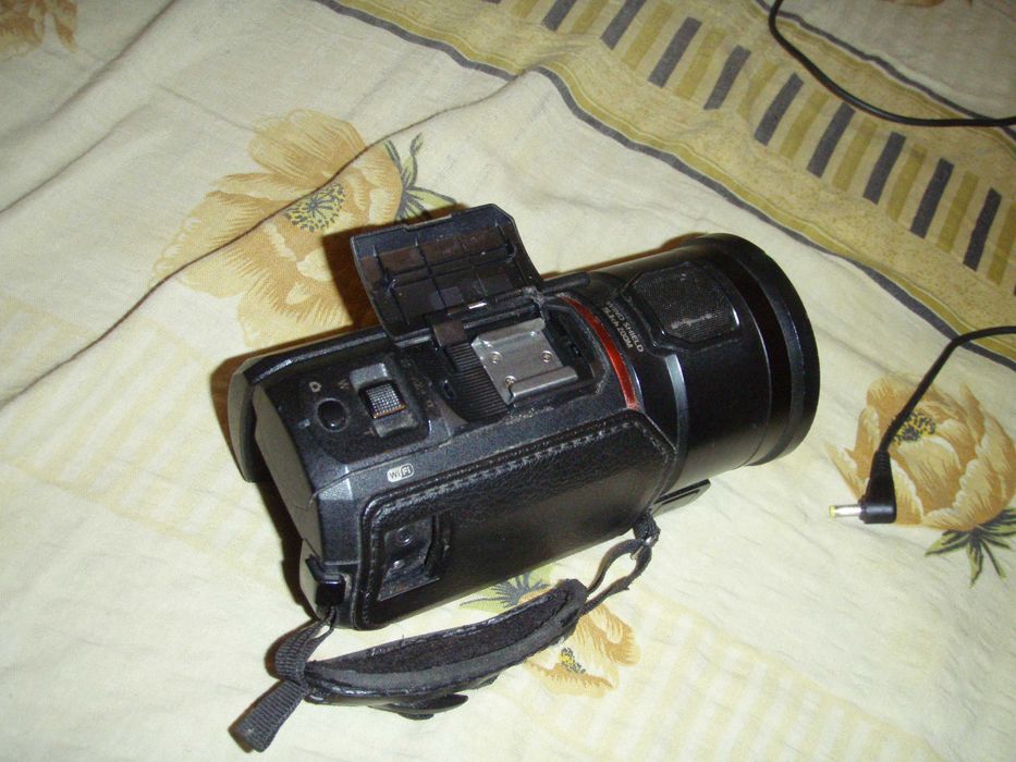 Camera video 4K Panasonic HC-VX11, cu probleme (imagine neagra)