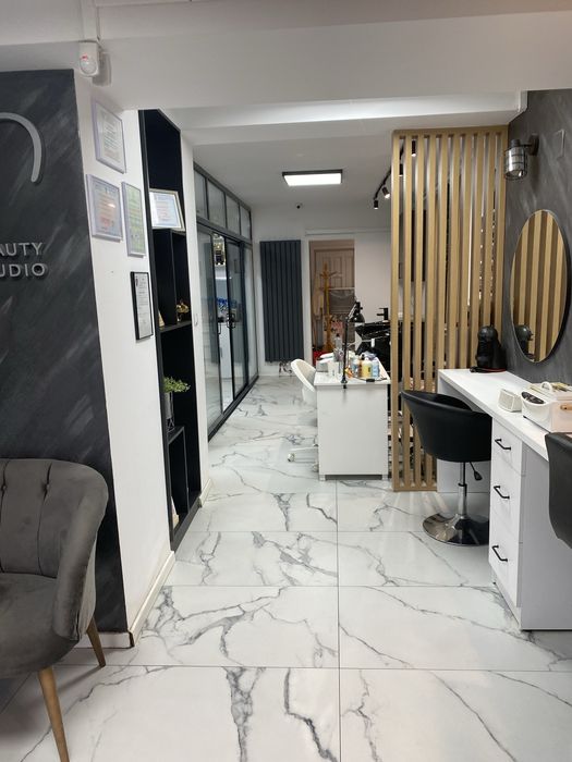 Vând spațiu comercial amenajat complet ptr salon de îmfrumuțesare