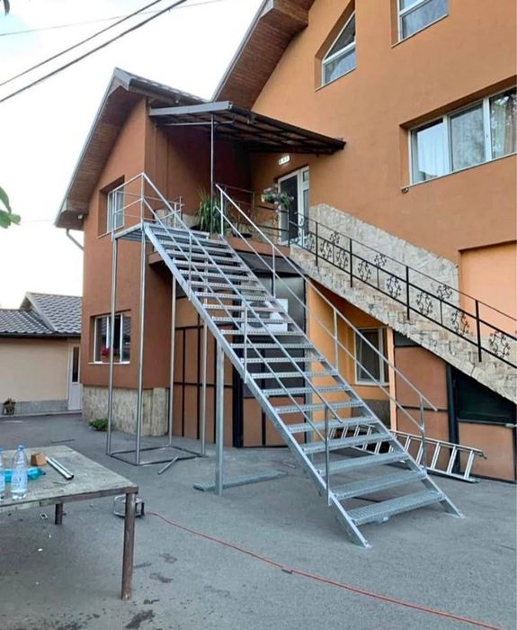 Scari zincate de exterior