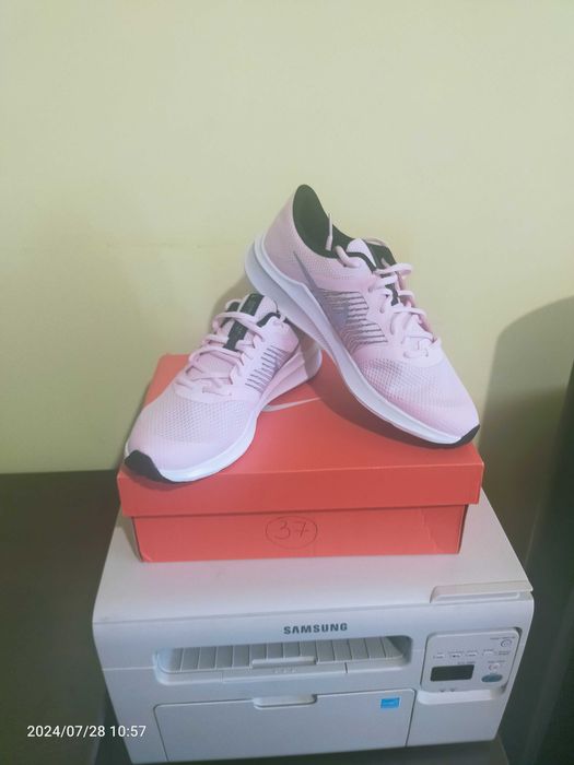 Дамски маратонки Nike