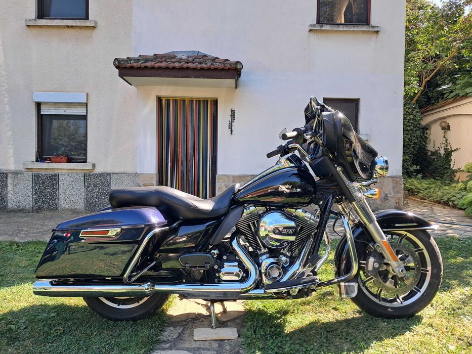 ПРОДАВАМ Харли дейвидсън 2014г  Електра глайд 103 in