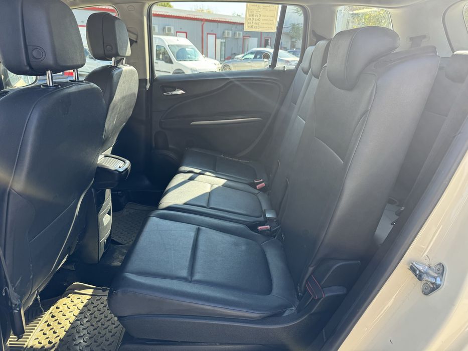 Опел зафира турере 2.0 дизел само на части