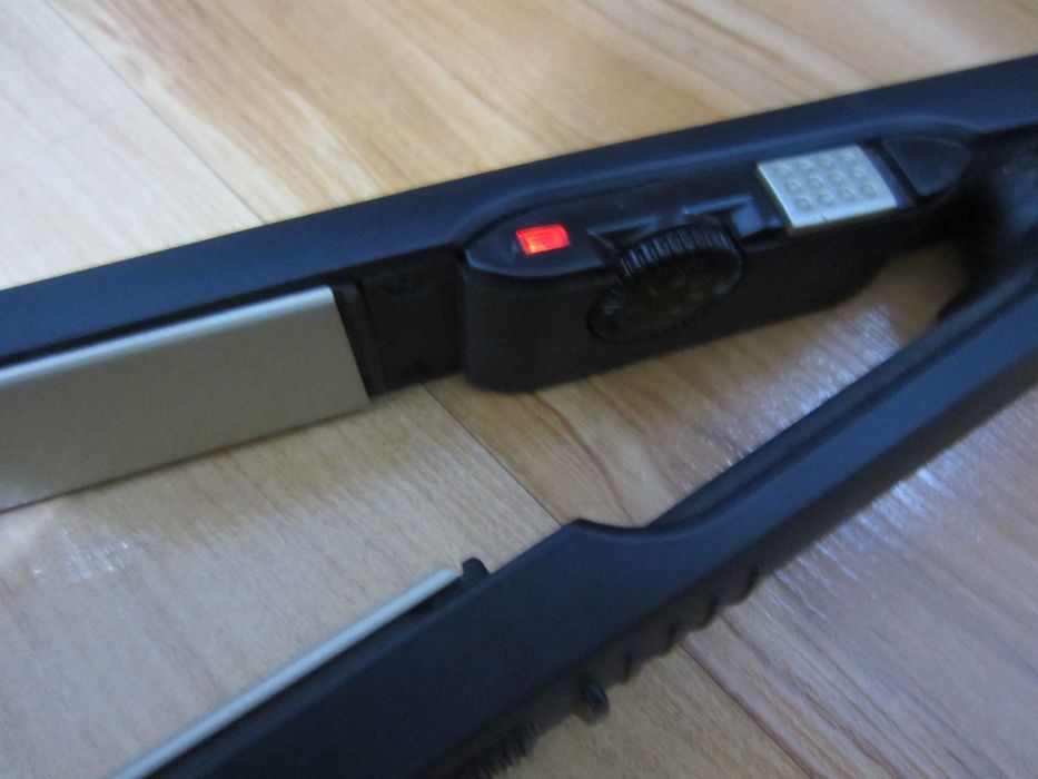 Placa de intins parul BabyLiss C96a Titan+ceramica 230°C - ieftina