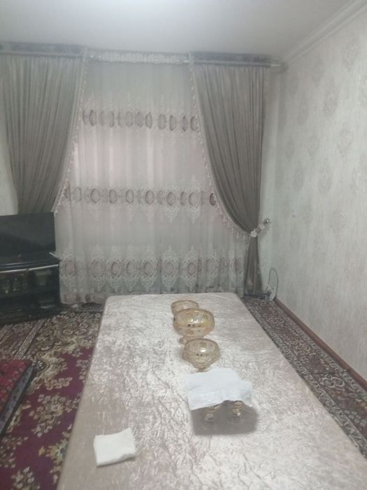 Кибрай центрда квартира сотилади