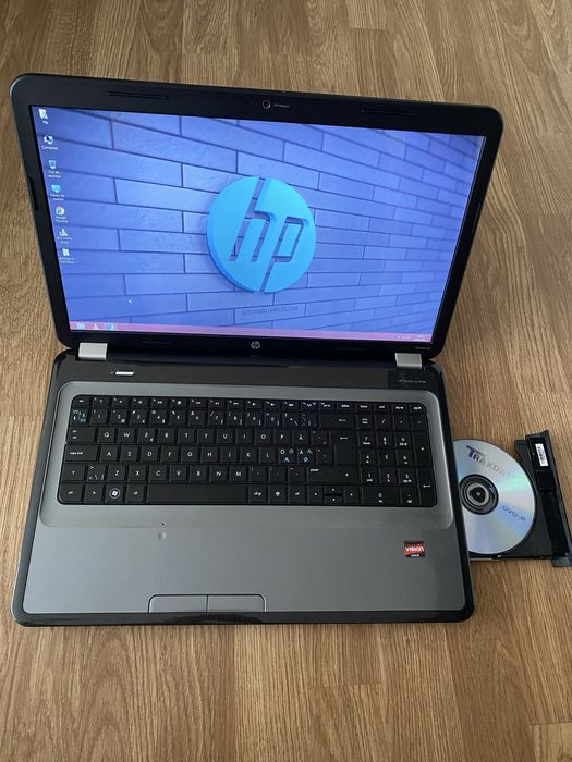 Laptop HP Display mare 17,3 Led,Windows,4gb ram ddr3,500gb m,functional cu incarcator