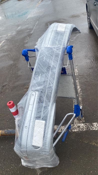 Продам бампер мерс 211 w211