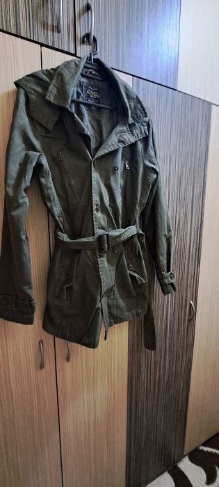 Trenci dama primăvara