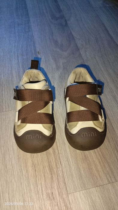 Продам детские кеды