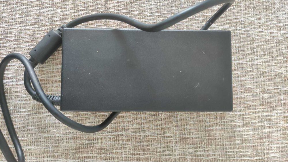 Адаптер HP 150W за геймърски лаптоп