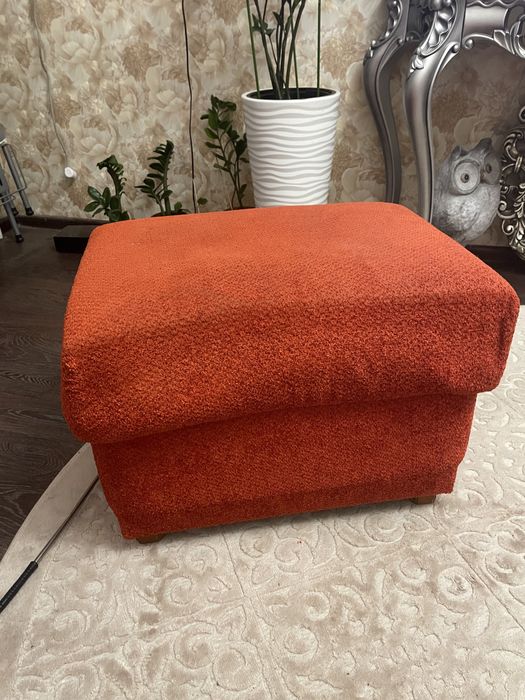 Диван тахта с пуфиком