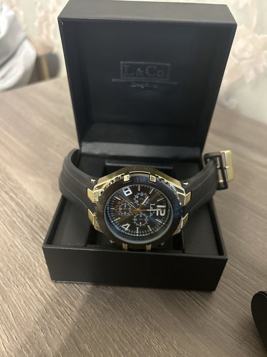 Часы l&Co timepieces