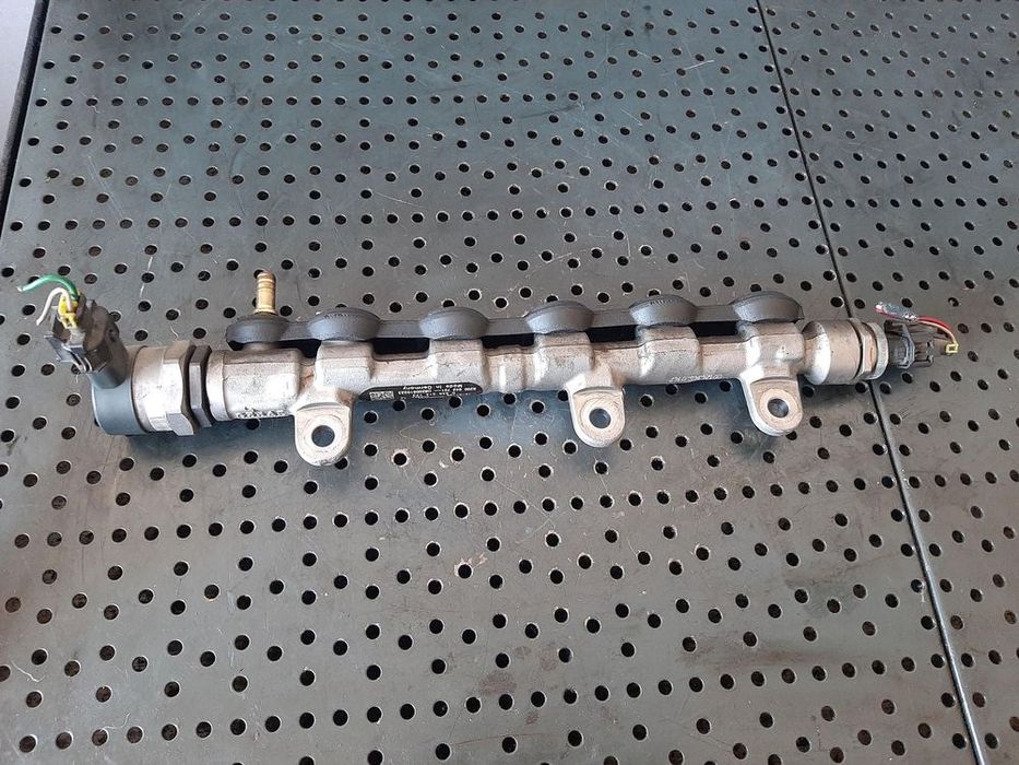 Rampa injectoare 2.0 dci m9r renault koleos 1 trafic 2 megane laguna 3 0445214173 8200942721