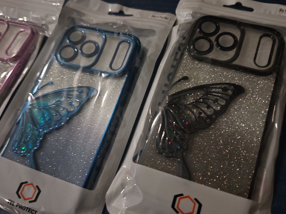 Iphone 17 Pro Max блестящ гръб с пеперуда
